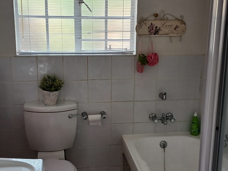 3 Bedroom Property for Sale in Safari Gardens North West